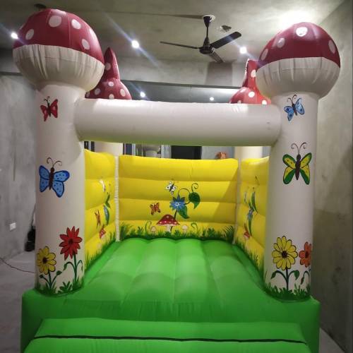 Synthetic Coated Fabrics 8x8 Feet Inflatable Bouncy Castle, Child Age Group: 12 Year Manufacturers in Vapi